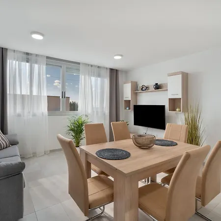 Iris Tropical Araya (Tenerife)